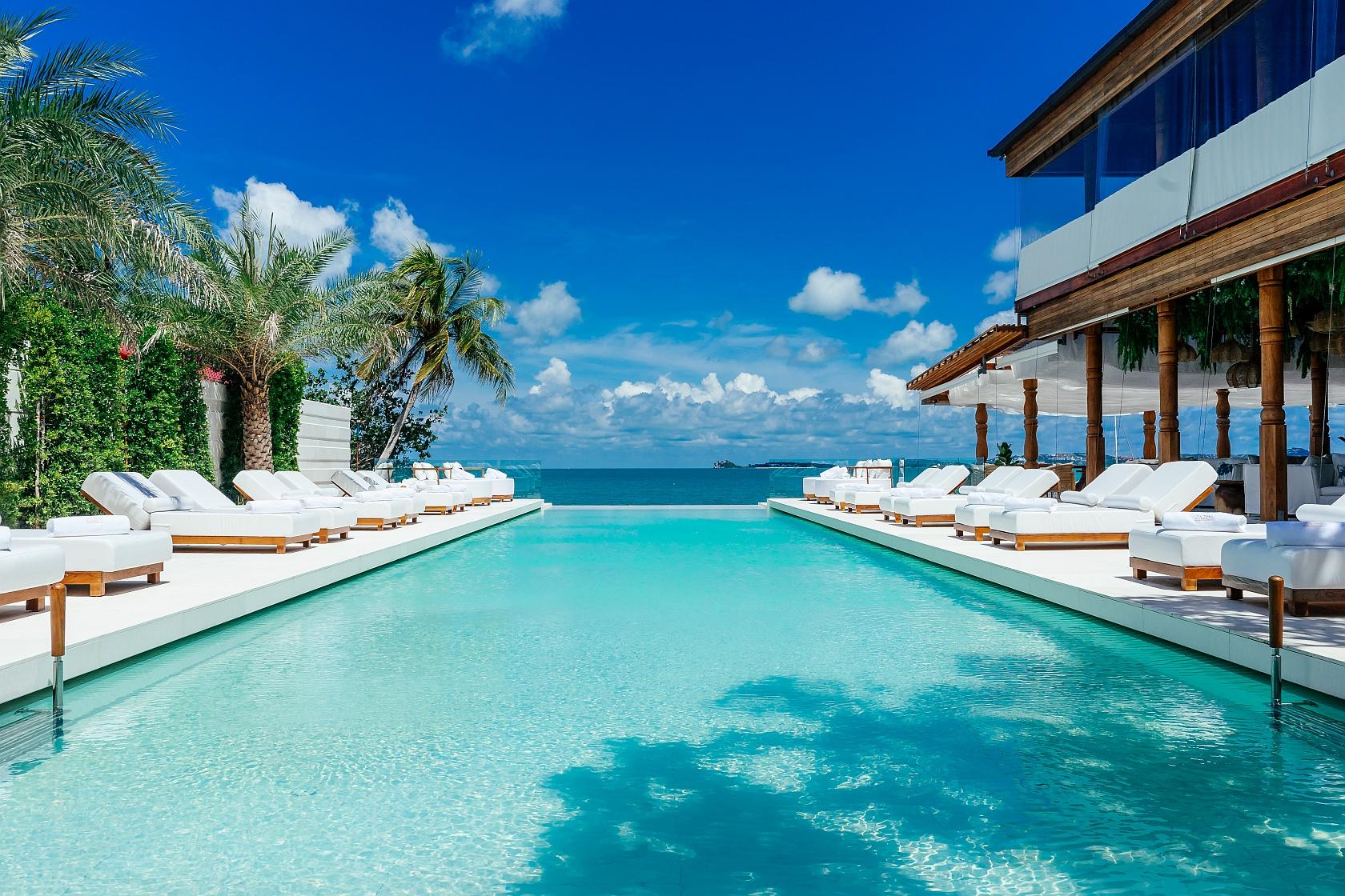 Tropical Suite Partial Sea View