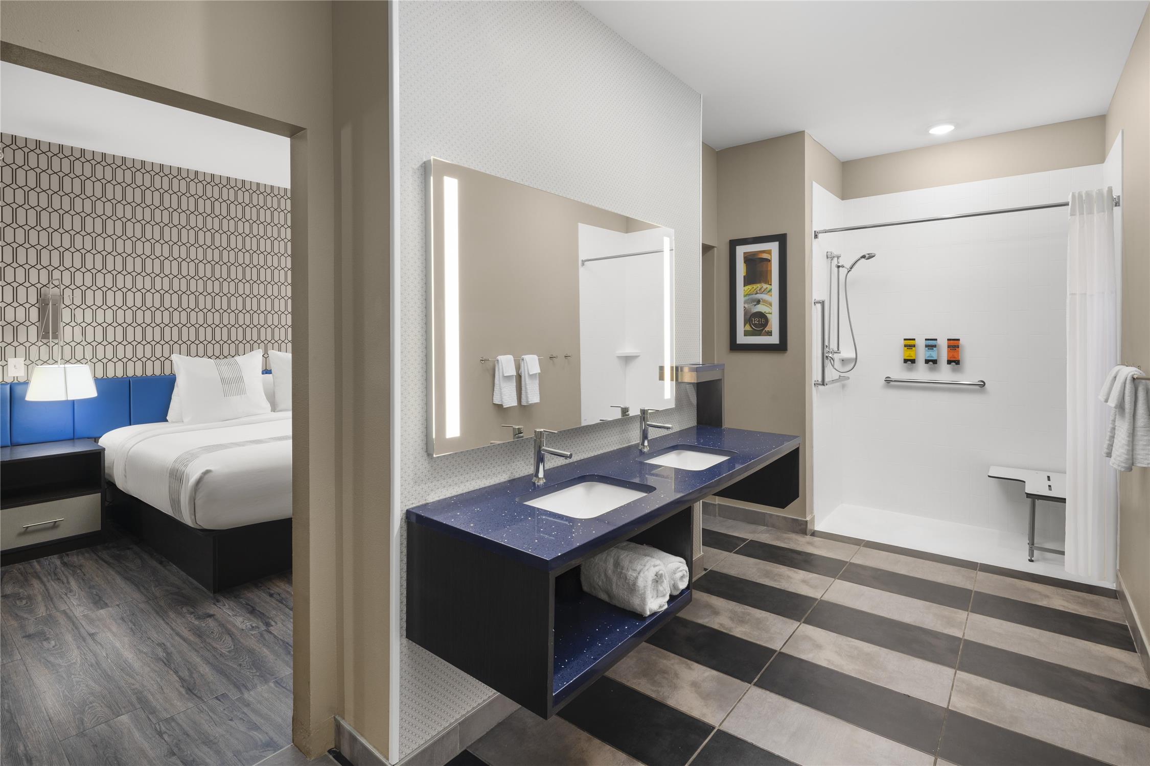 Room, King Bed, Glo Best Western Dawley Farms In Sioux Falls 6/7