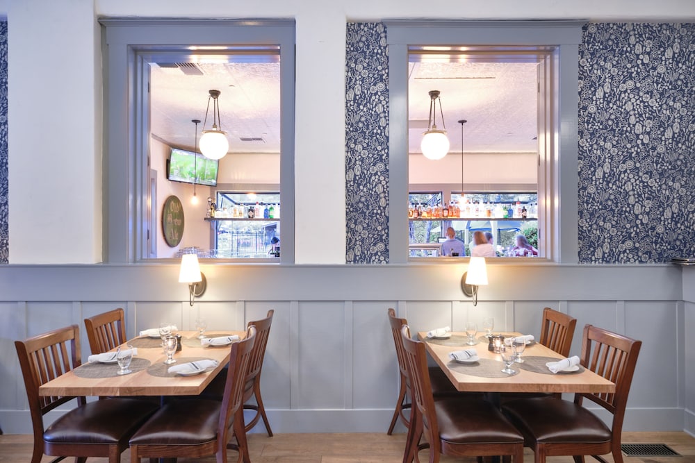 Calistoga Inn Restaurant And Brewery 52/69