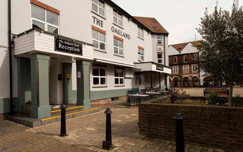 Oaklands Hotel 37/40