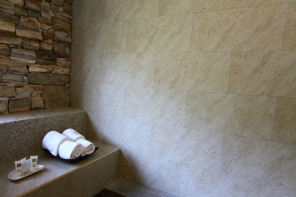 Spring Spa Hotel 30/48