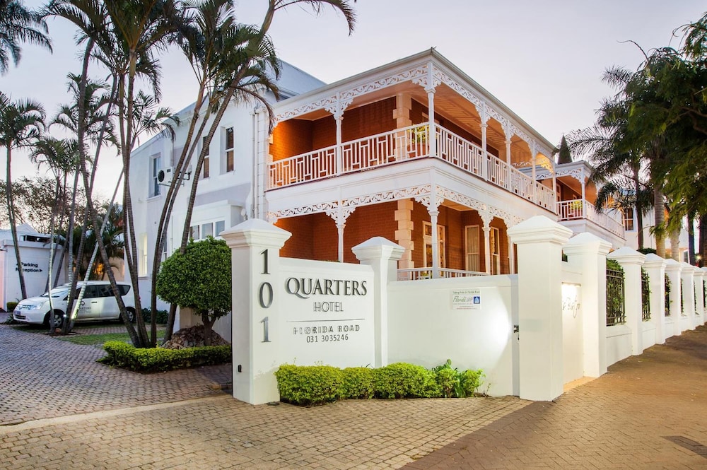 Quarters Hotel 2/32