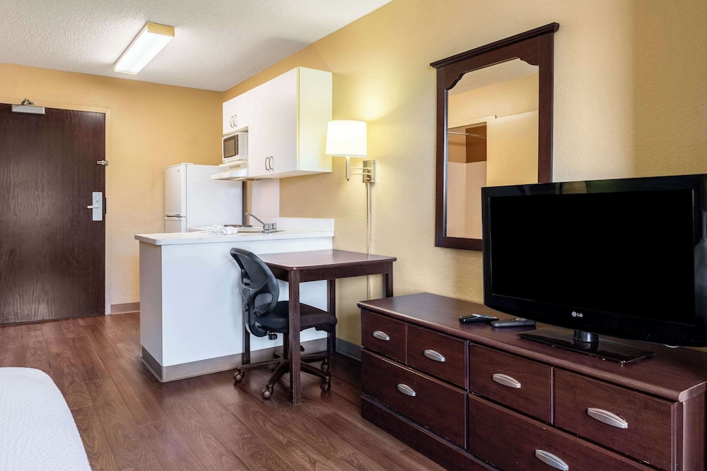 Suburban Studios Columbus Fort Benning Area 25/34