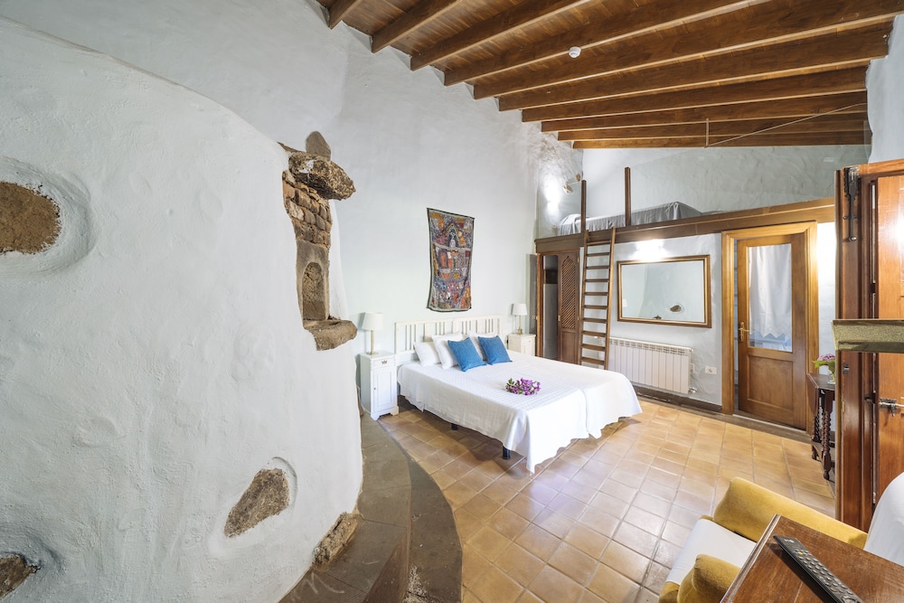 HOTEL RURAL LAS CALAS 27/50