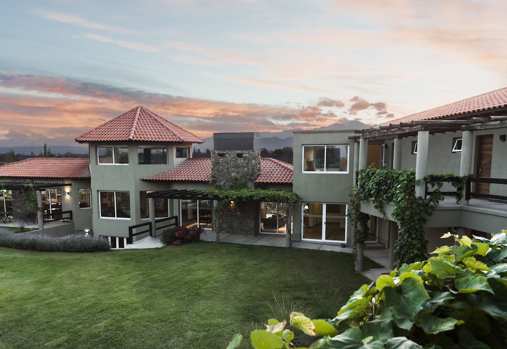 VILLA MANSA WINE HOTEL 58/64