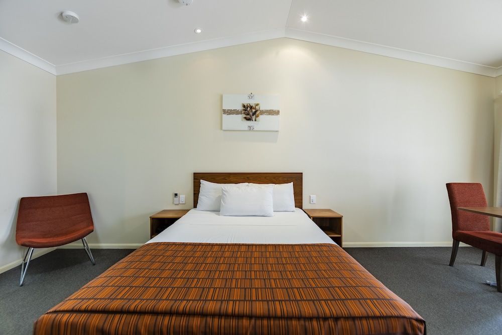 Roma Explorers Inn 7/36