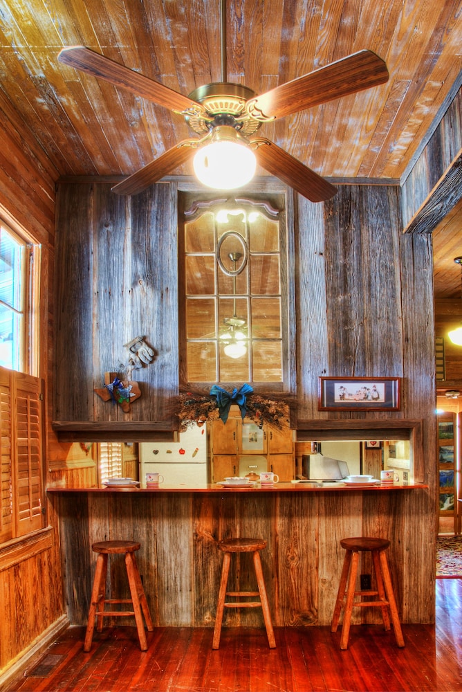 Kuebler Waldrip Haus Bed and Breakfast 36/50