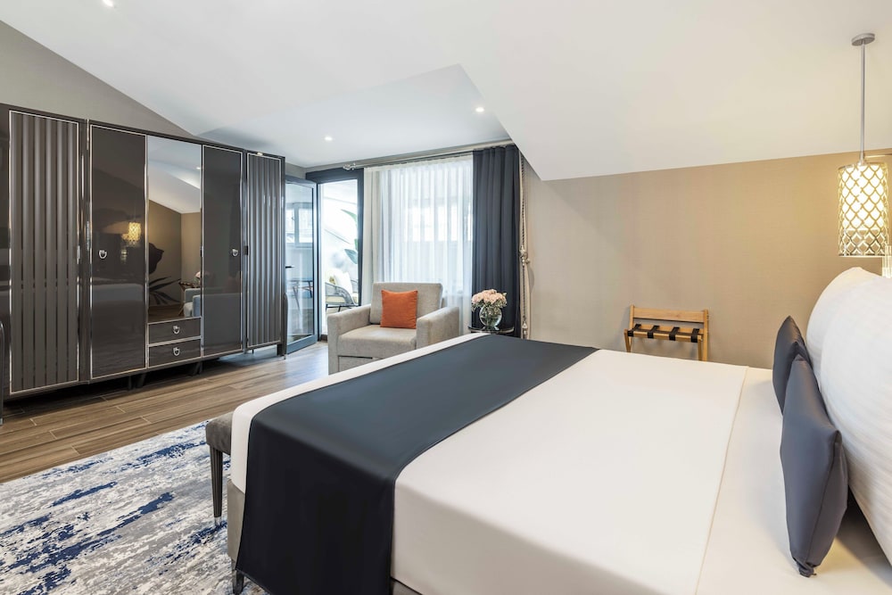 The Capri Hotel Osmanbey 23/60