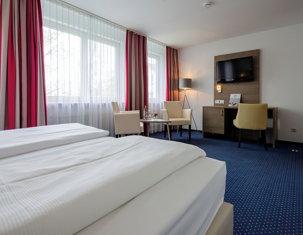 Room, Queen Bed