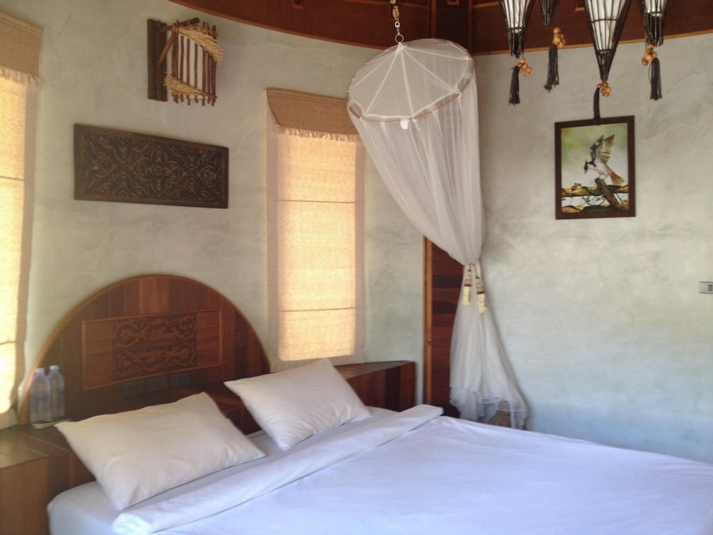 Malibu Beach Bungalows 18/61