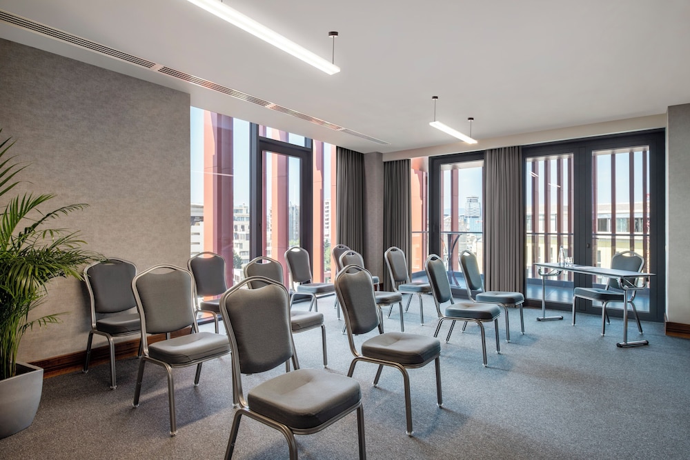 Tbilisi Philharmonic by Mercure Hotel 29/48