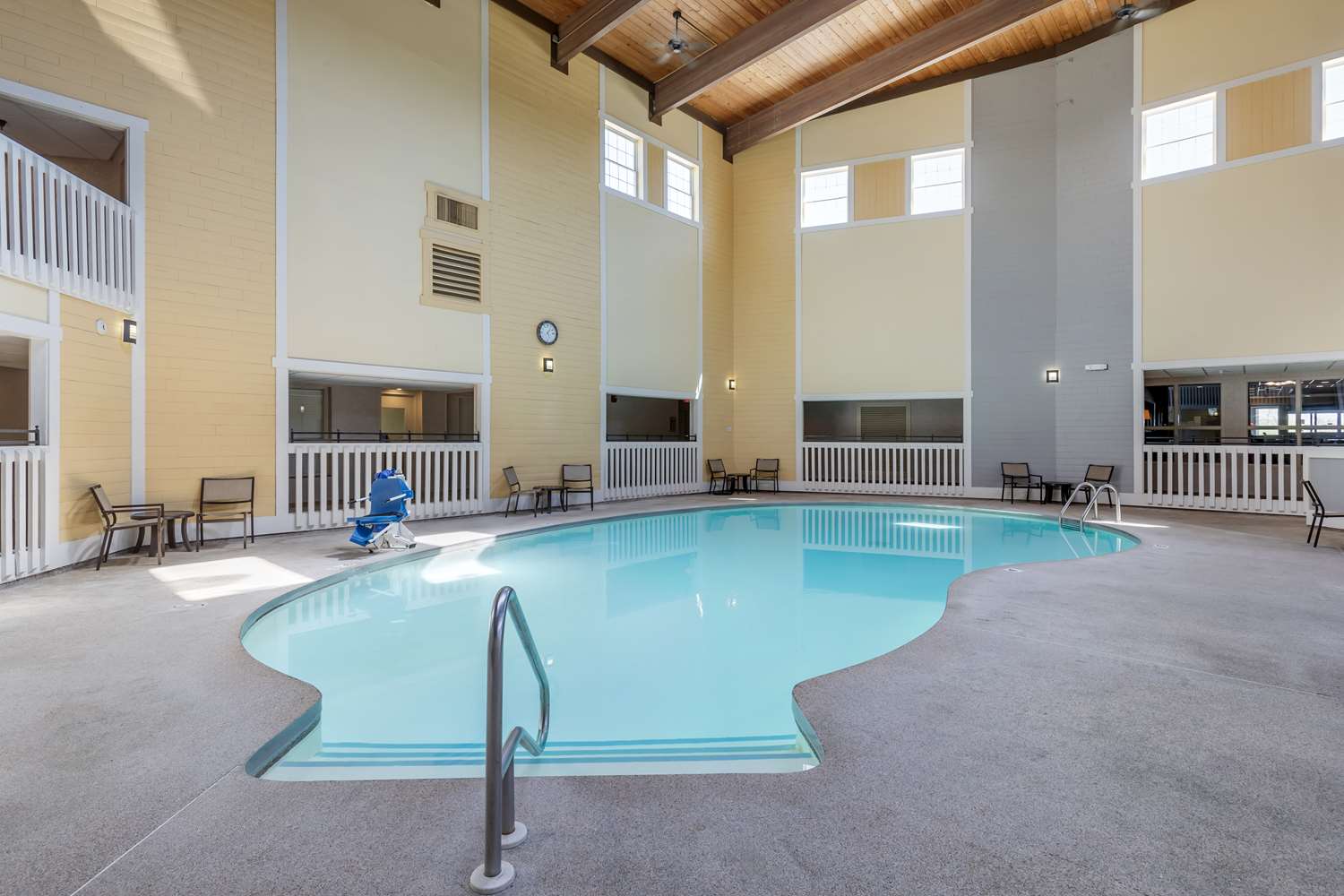 Best Western Plus Steeplegate Inn 33/51