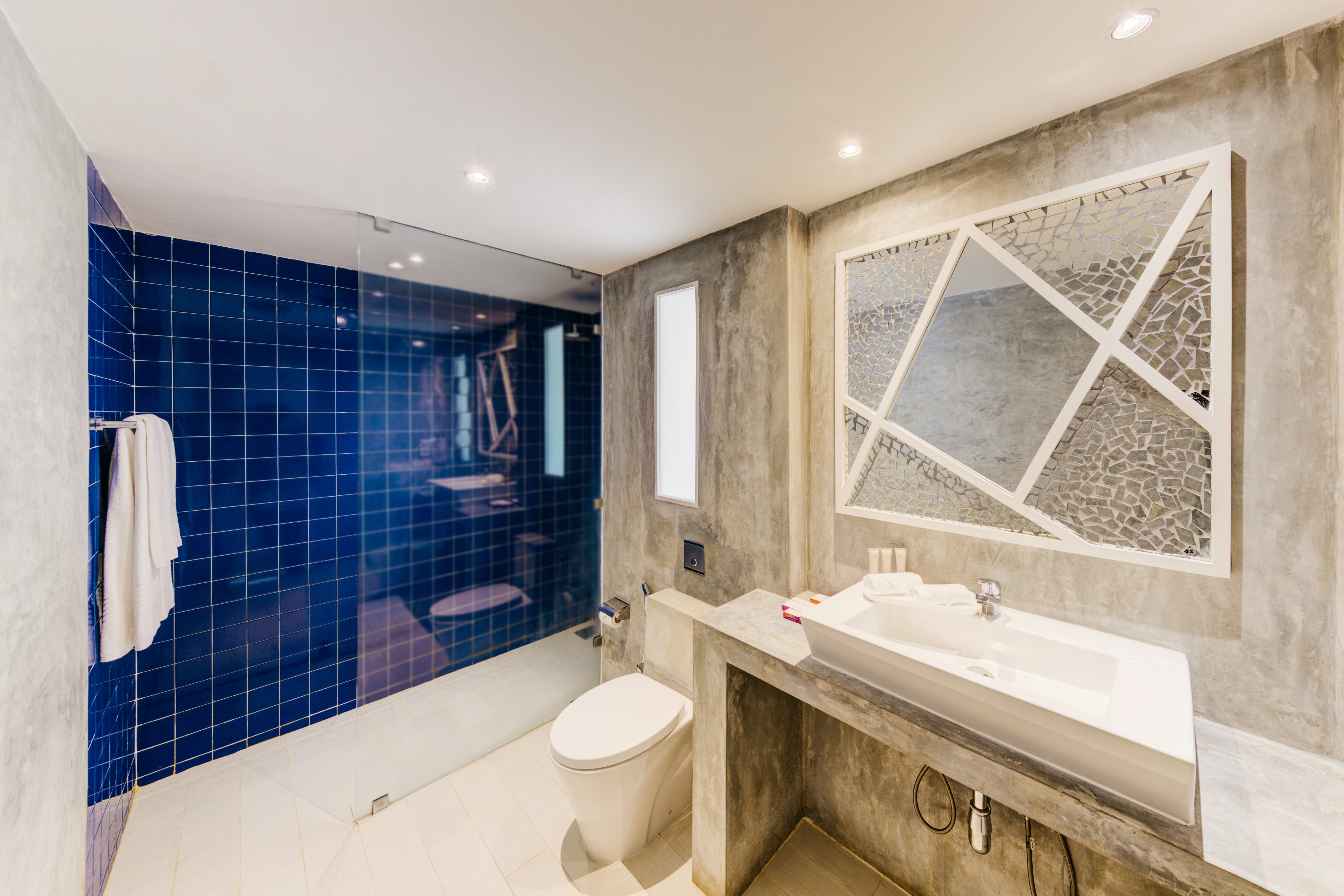 Beach, Chalet, King Bed, Trinco Blu by Cinnamon 8/10