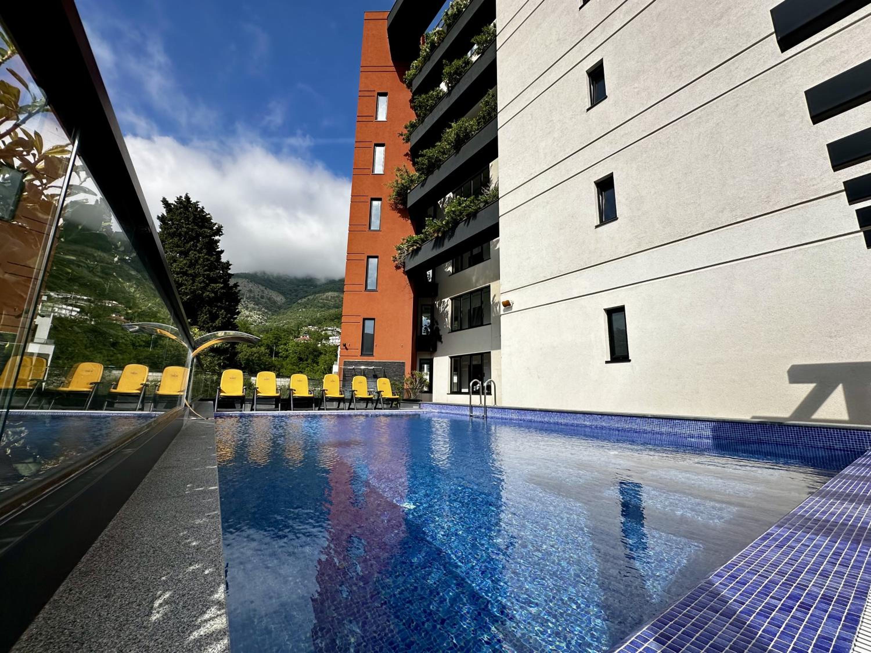 Hotel Del Medio 22/24