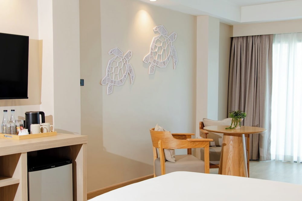 Khaolak Emerald Beach Resort and Spa 35/50