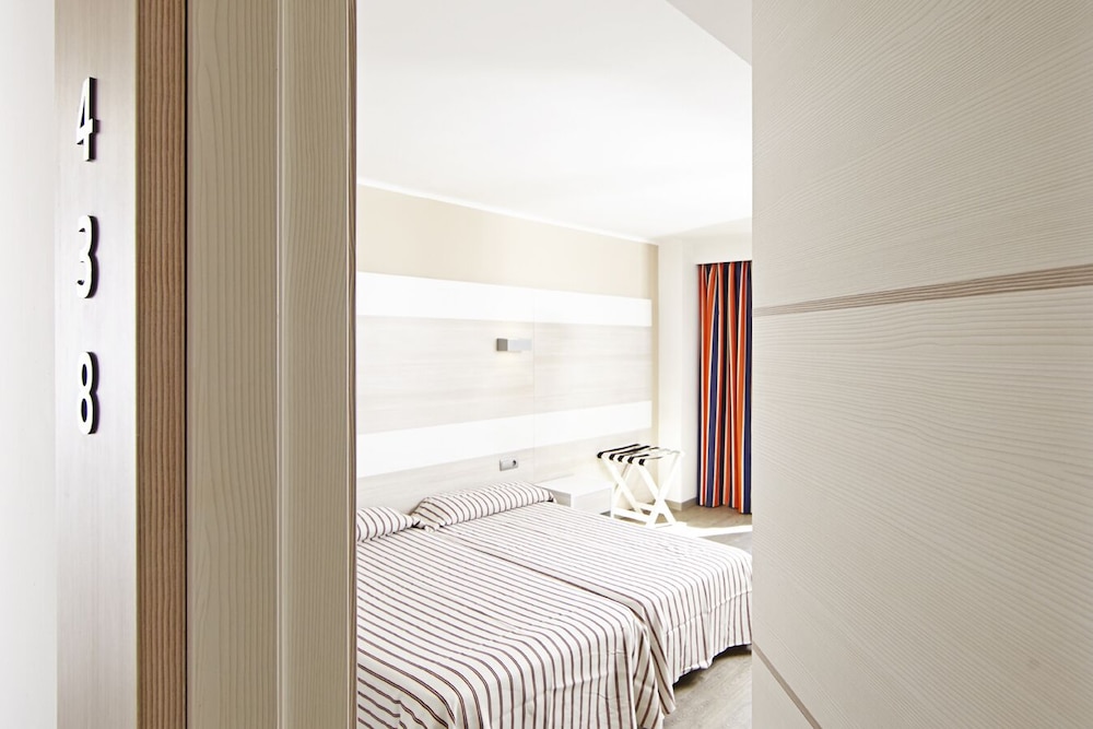 AHOI! Urban Beach Hotel 34/34