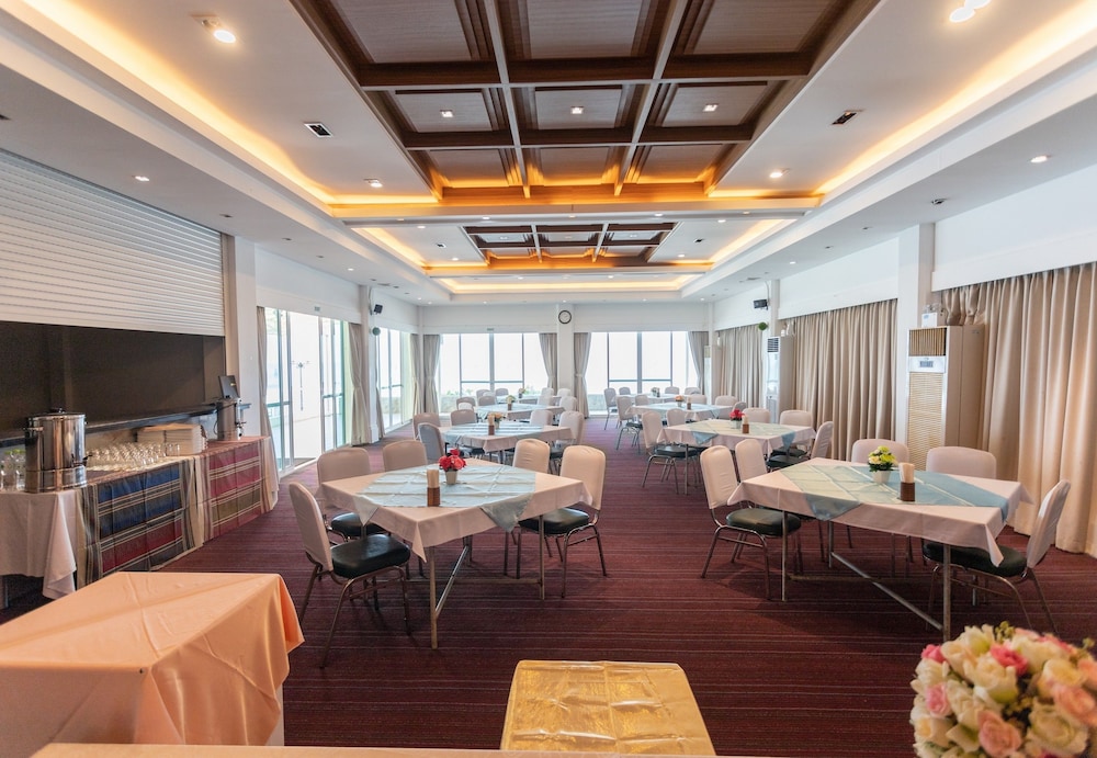 Sailom Hotel 46/65