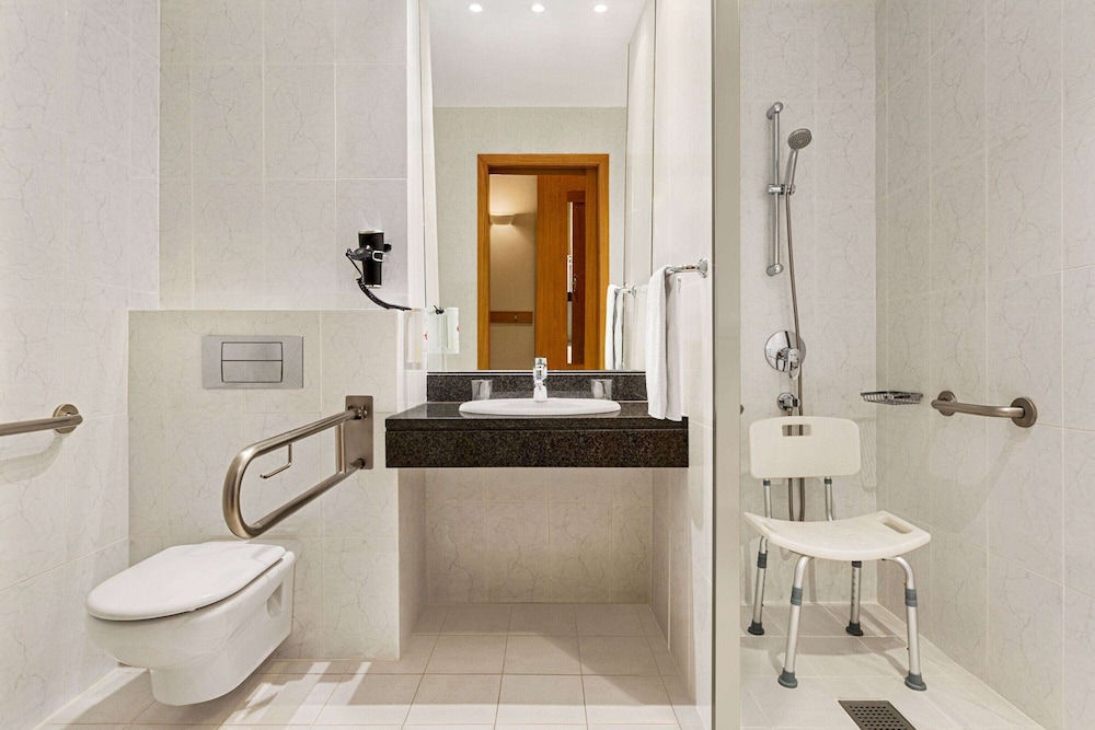 Ramada By Wyndham Madrid Tres Cantos 37/40