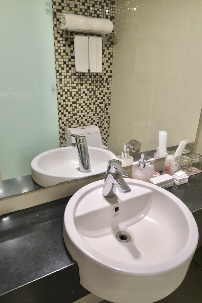 @Hom Hotel Simpang Lima 47/50