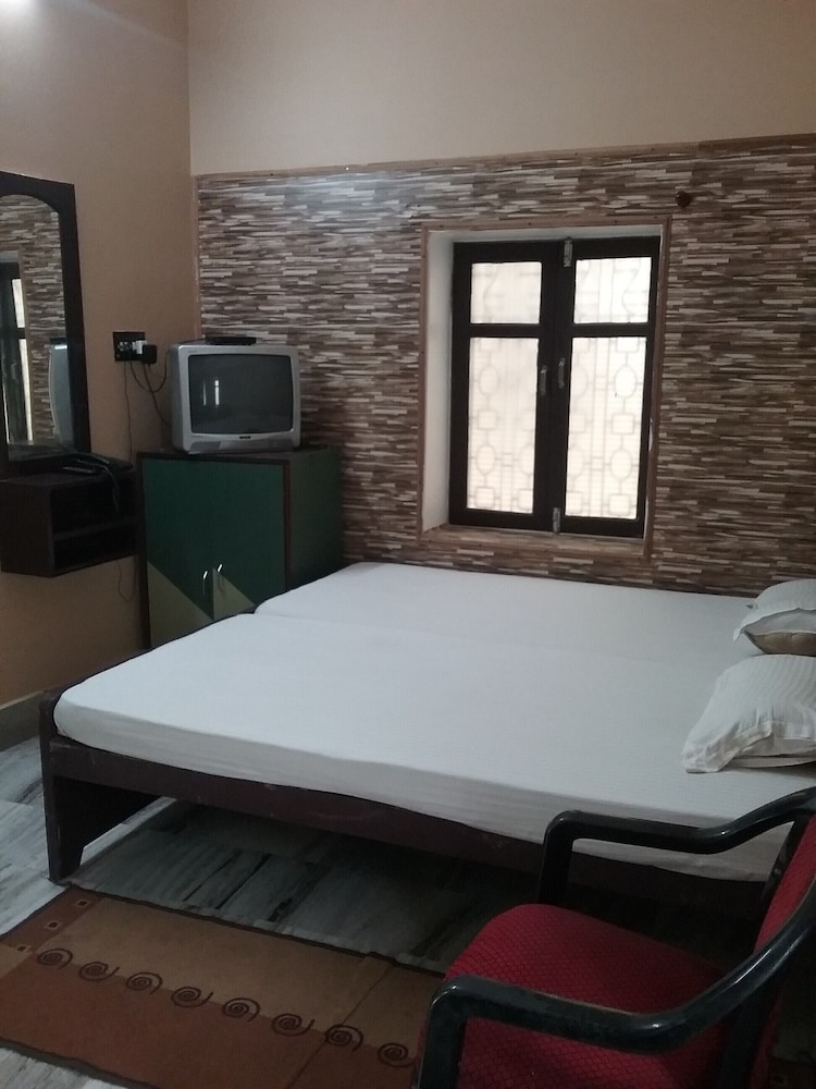 Teerth Guest House 58/64