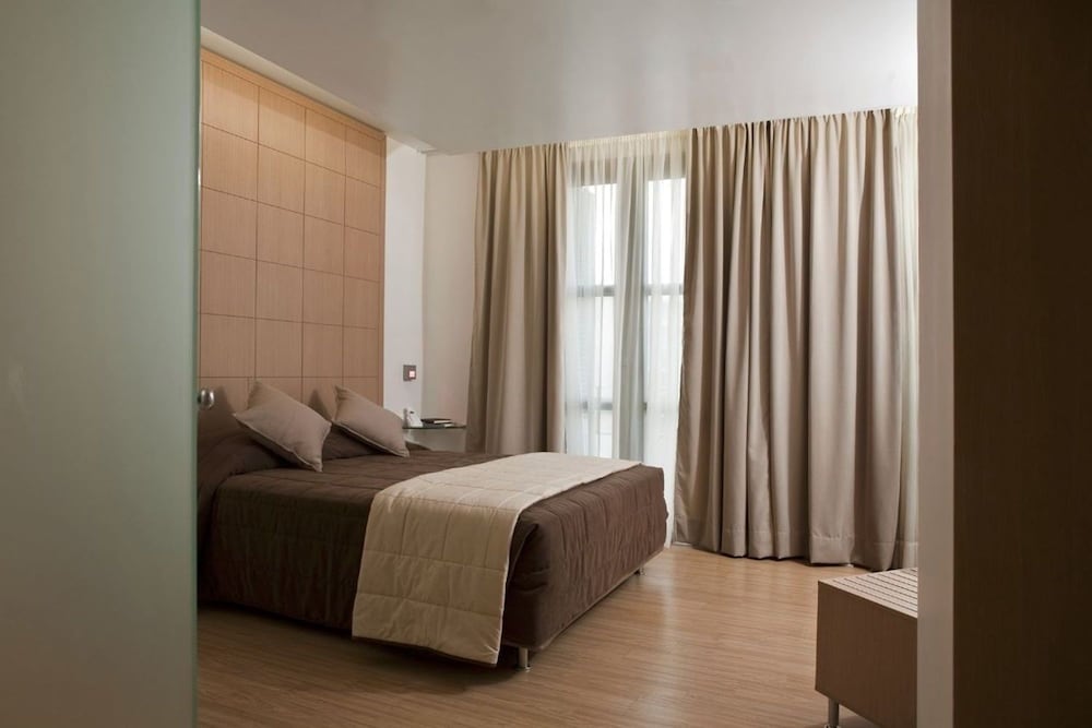 Chic Hotel 9/45