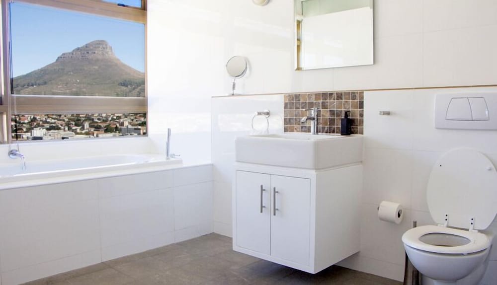 ITC Hospitality Group Penthouse 2 Bedrooms Cartwright s Corner 35/38