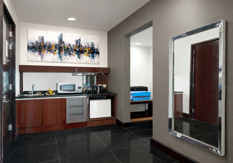 Manhattan Hotel Jakarta 10/40