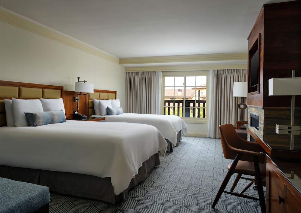 DELUXE, 2 QUEEN BEDS
