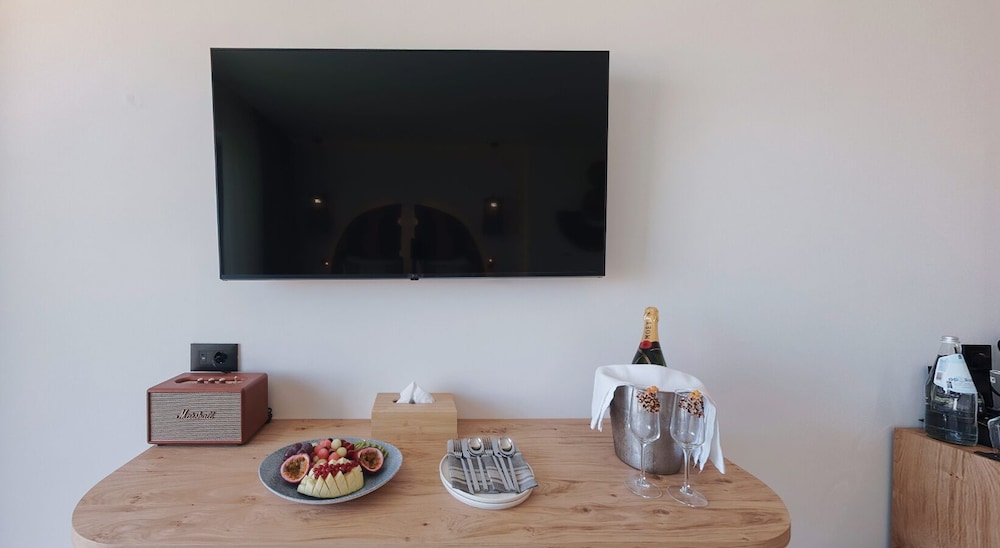 Cabana Blu Lifestyle Boutique Hotel & Suites 52/65