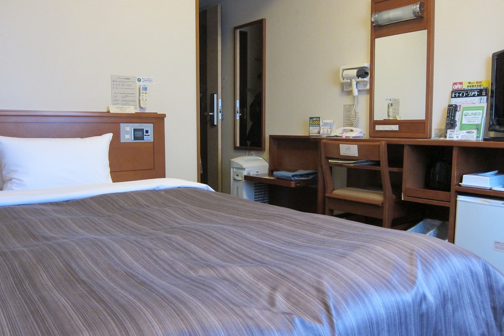 Hotel Route-Inn Tosu Ekimae 12/63