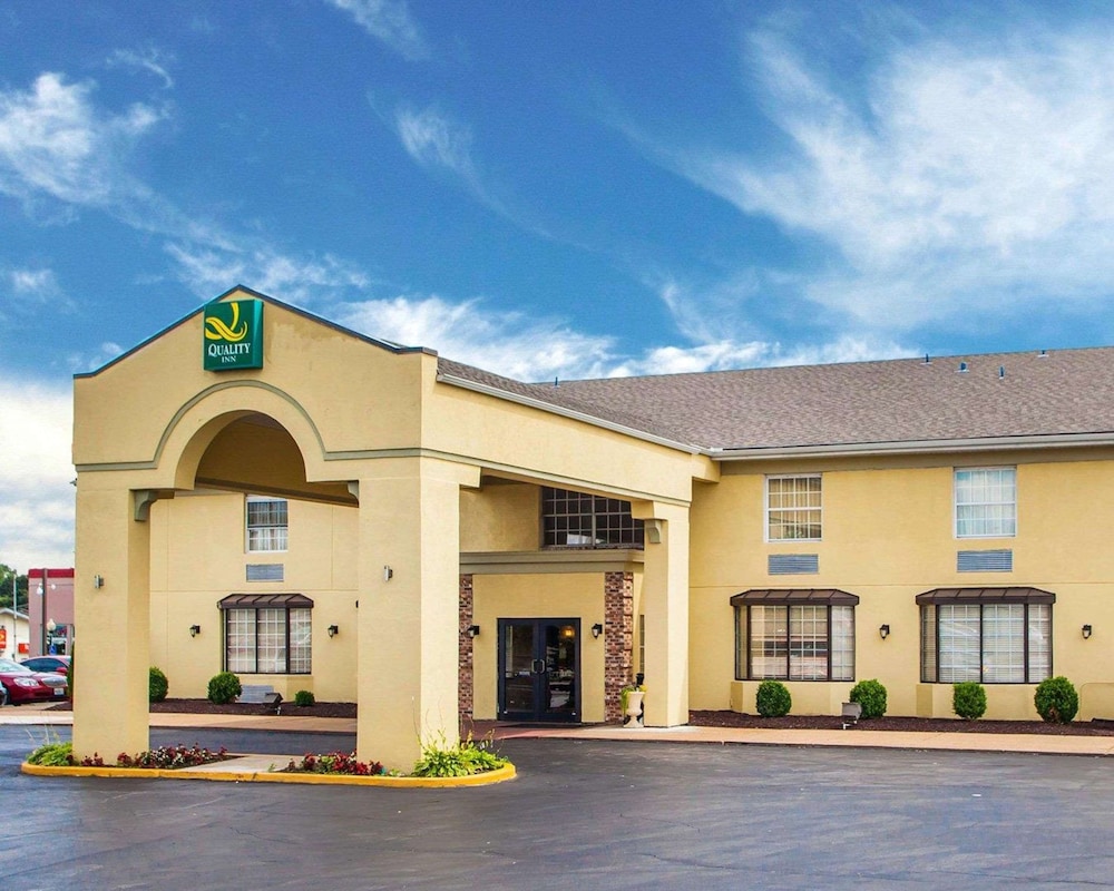 Quality Inn Saint Louis Airport 3/43