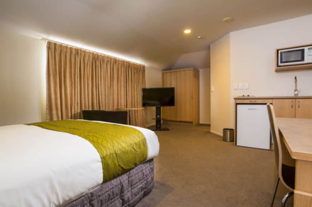 Edit Auckland Greenlane 24/62