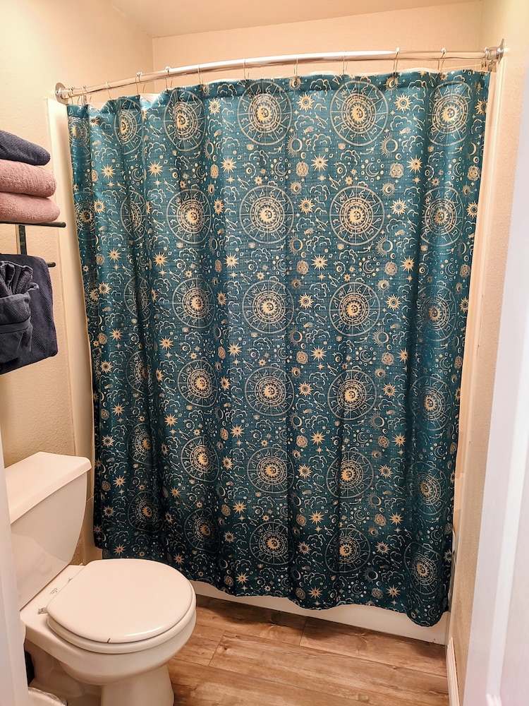 Pacific Plaza Resort 68/70