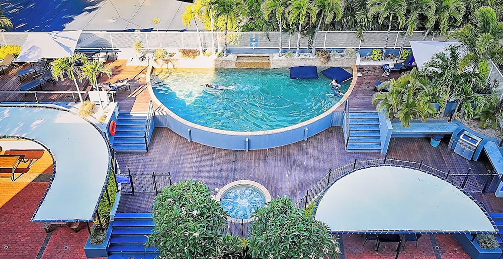Sunshine Tower Hotel 56/61