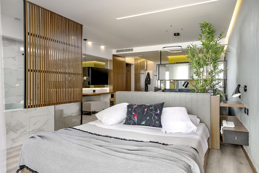 Dyo Suites 11/50