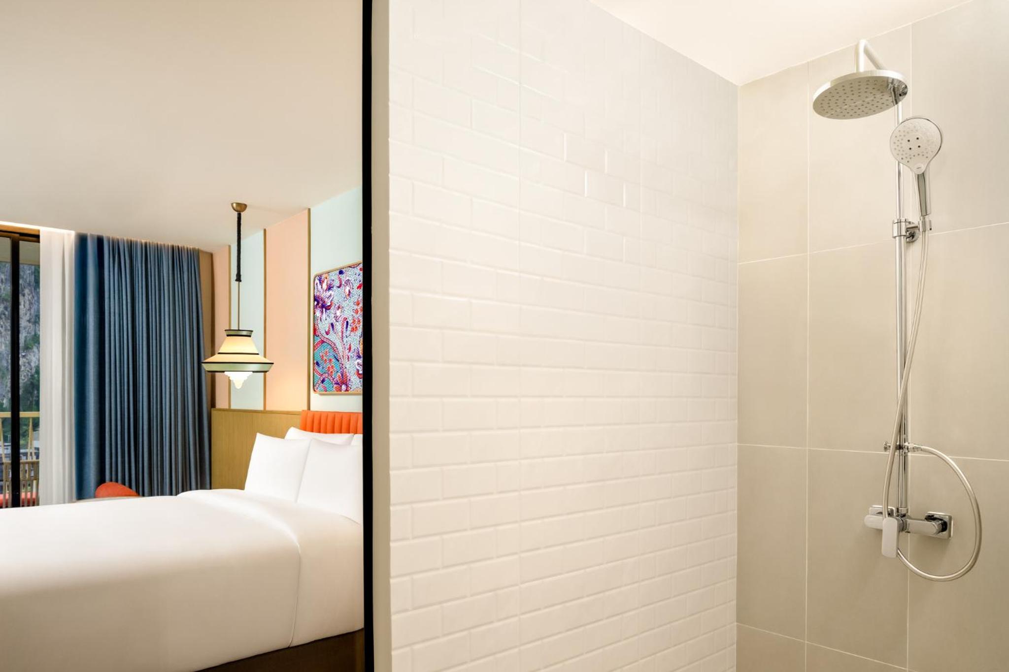 DELUXE, TWIN BEDS