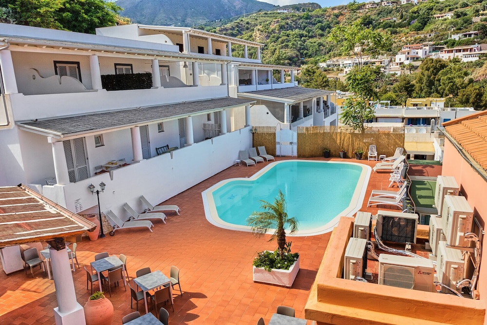 Hotel Villa de Pasquale 50/54