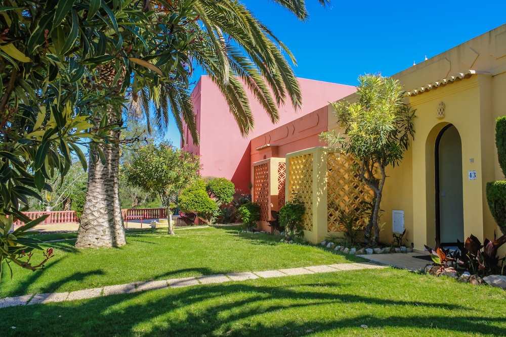 Colina Village 65/78