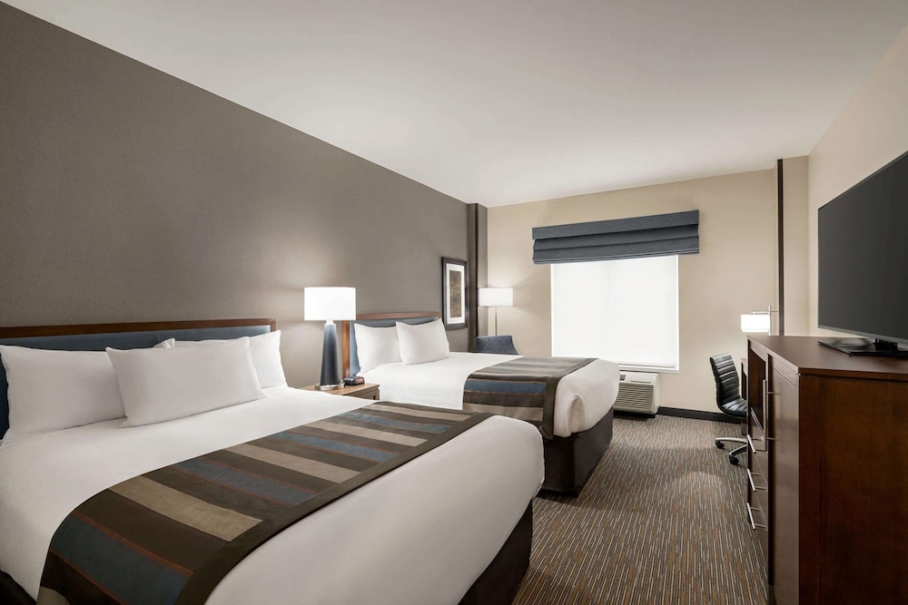 Courtyard by Marriott Seattle SeaTac Airport 16/49
