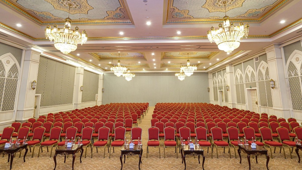 MEYRA PALACE 63/69