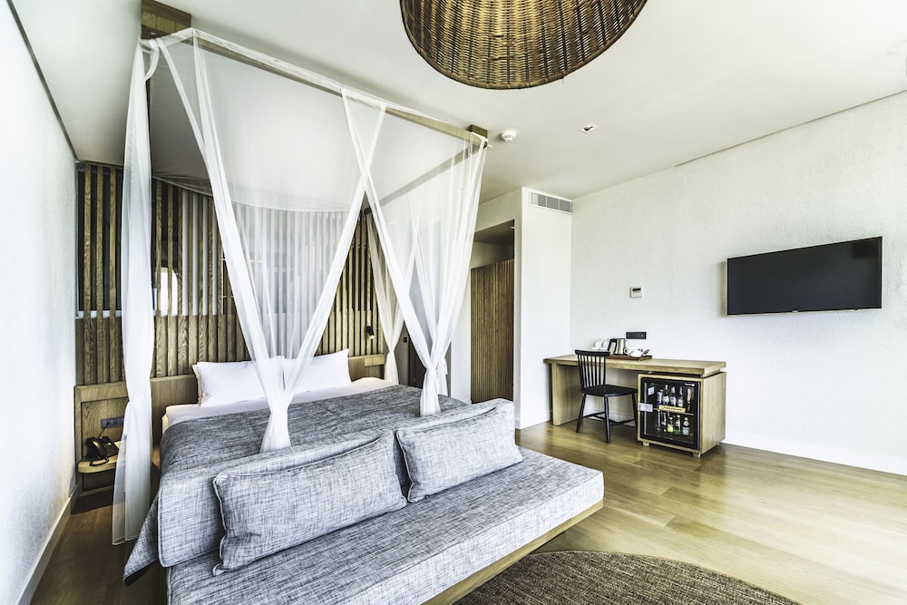 Cape Bodrum Luxury Hotel Beach 52/79