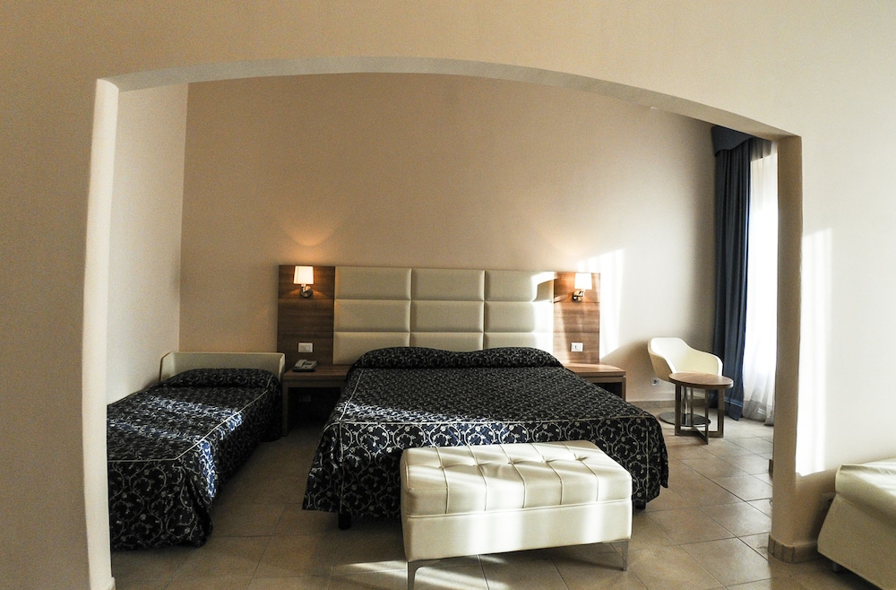 Mediterraneo Hotel 9/34