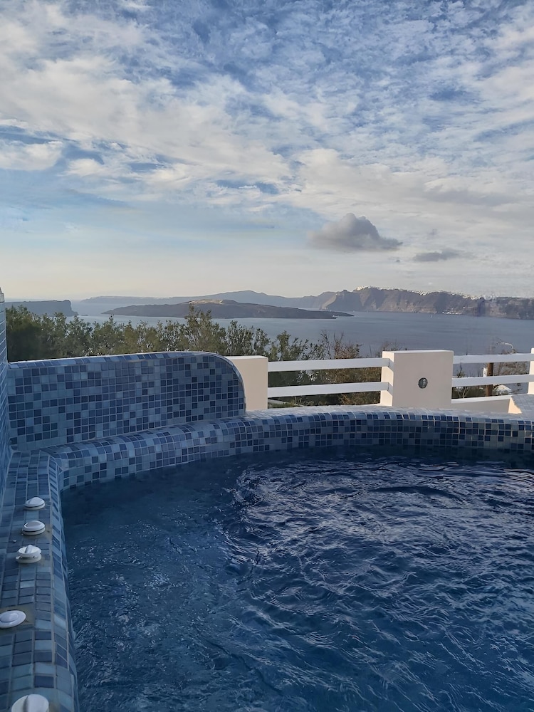 Akrotiri Apartments 30/50