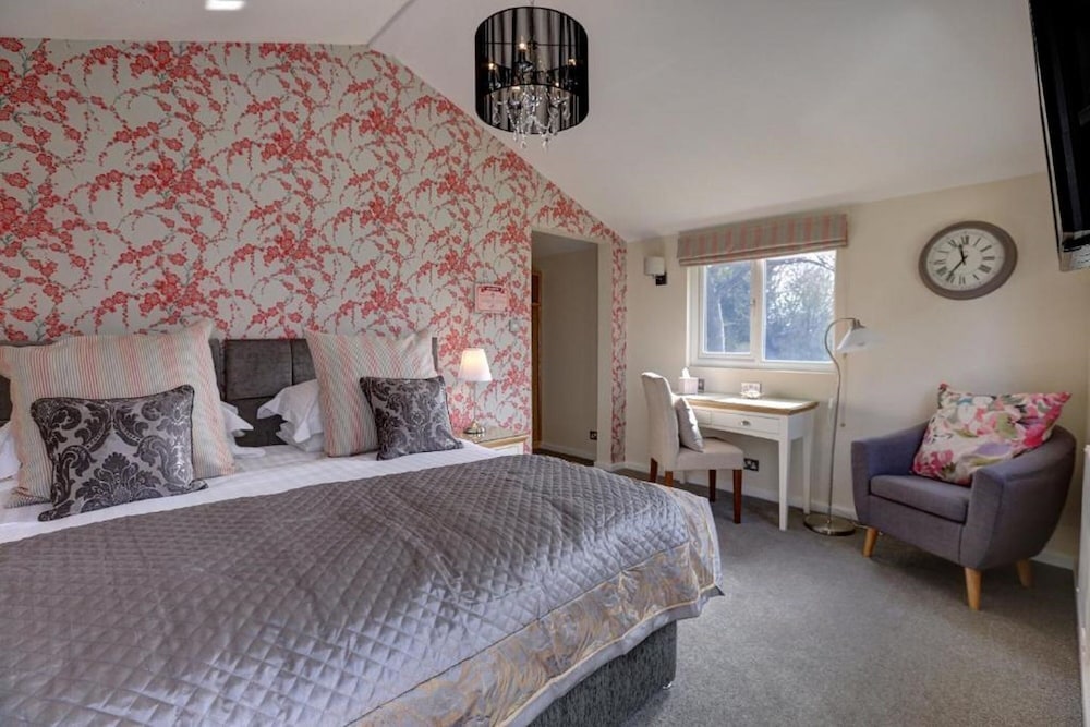 Manor Court Hotel 6/46