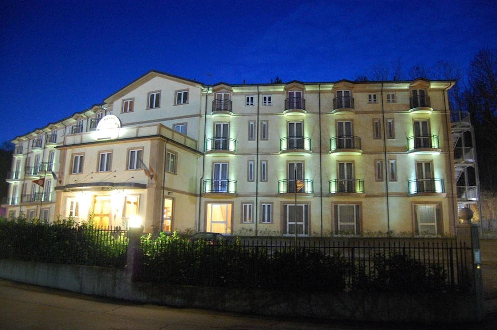 Hotel Valentino 2/50