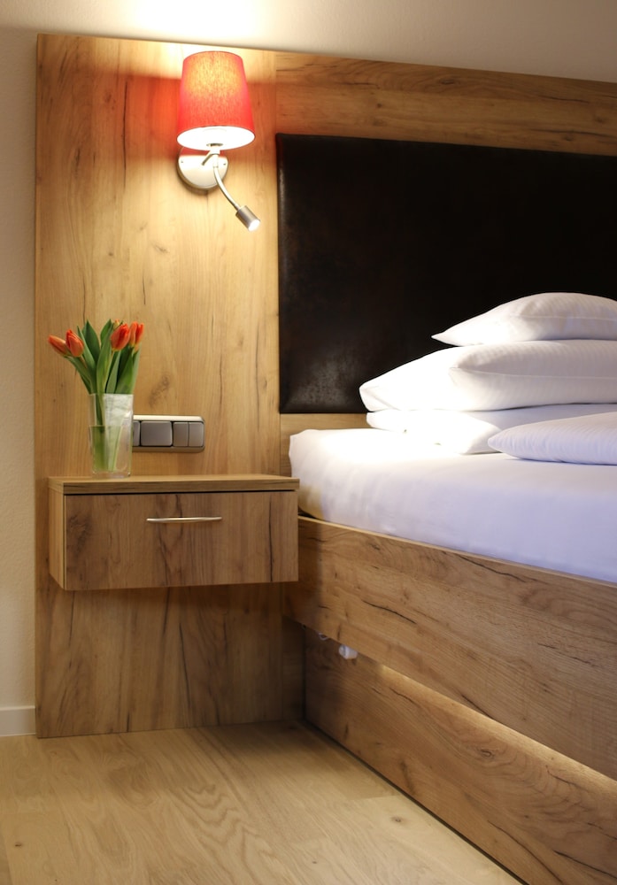 Sonnenhügel Hotel & Ferienwohnungen 20/69