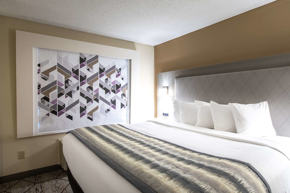 Wingate By Wyndham Charlotte Speedway Concord 17/69