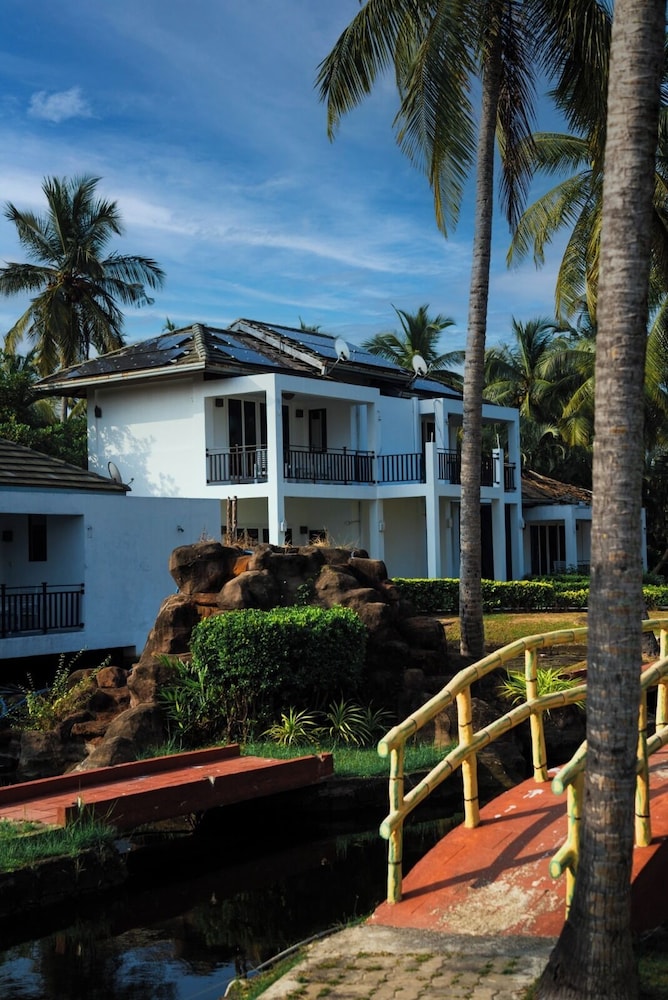 Amaluna Resorts 37/50