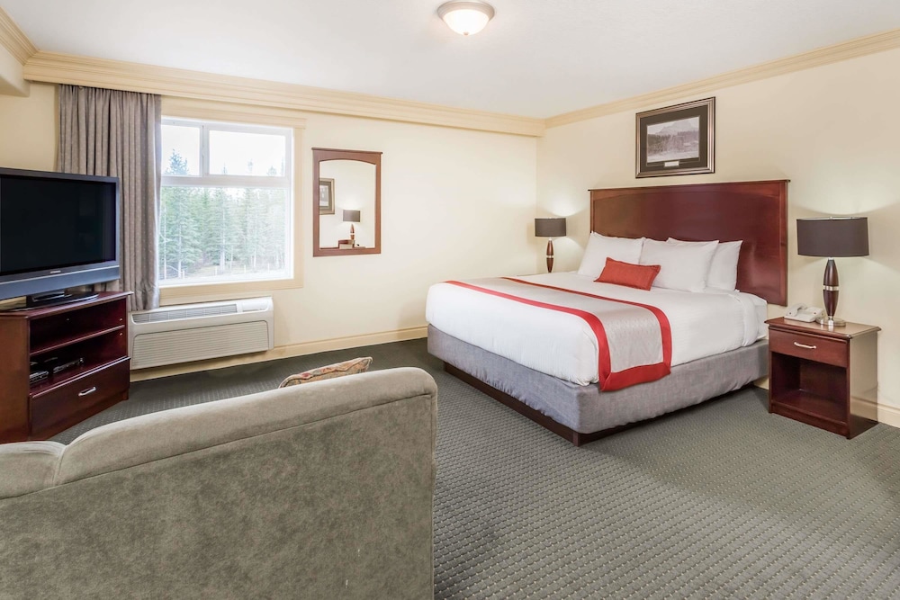 Ramada By Wyndham Hinton 6/32