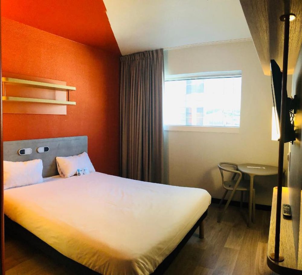 Ibis Budget Paris Porte De Montreuil 14/57